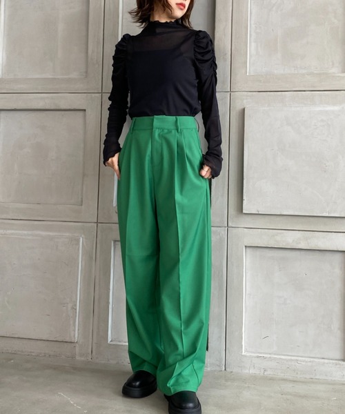 moment+（モーメントプラス）の「シアータートルメローパワーショルダープルオーバー（Tシャツ/カットソー・レディース・ブラック/オフホワイト/グレイッシュベージュ/カーキ/ライトグリーン/ブラウン・M/L）」の9枚目の写真