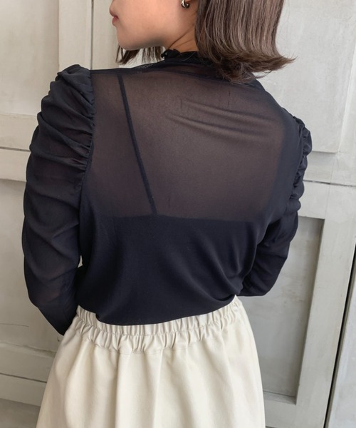 moment+（モーメントプラス）の「シアータートルメローパワーショルダープルオーバー（Tシャツ/カットソー・レディース・ブラック/オフホワイト/グレイッシュベージュ/カーキ/ライトグリーン/ブラウン・M/L）」の15枚目の写真