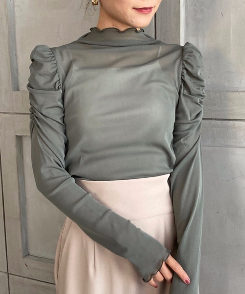 moment+（モーメントプラス）の「シアータートルメローパワーショルダープルオーバー（Tシャツ/カットソー・レディース・ブラック/オフホワイト/グレイッシュベージュ/カーキ/ライトグリーン/ブラウン・M/L）」の11枚目の写真