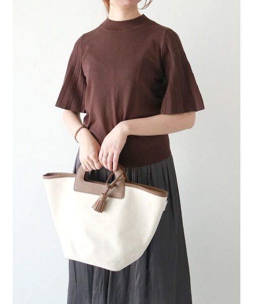 Te chichi（テチチ）の「12G袖プリーツプルオーバー（シャツ/ブラウス・レディース・ブラック/ブラウン/カーキ・ﾌﾘ-）」の2枚目の写真