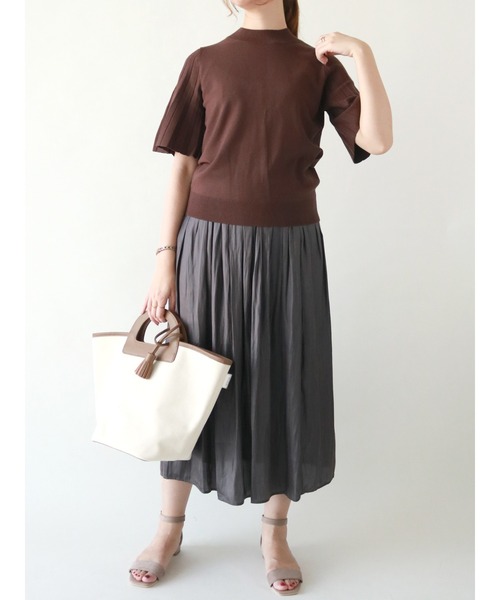 Te chichi（テチチ）の「12G袖プリーツプルオーバー（シャツ/ブラウス・レディース・ブラック/ブラウン/カーキ・ﾌﾘ-）」の21枚目の写真