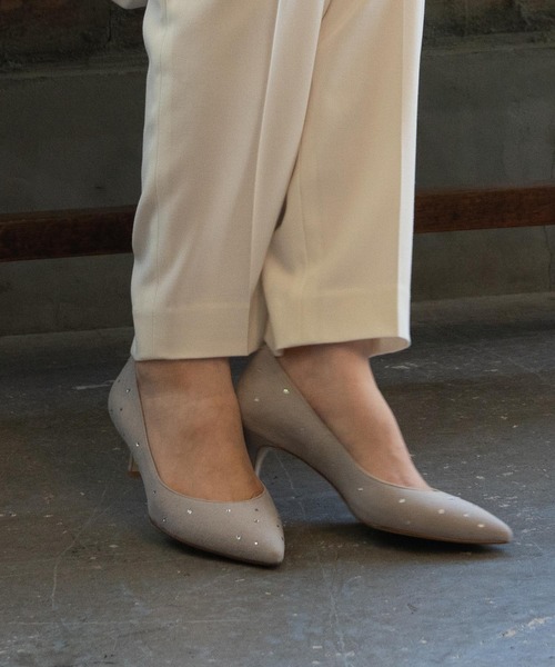 Mode et Jacomo（モードエジャコモ）の「【高機能】ラインストーンポインテッドパンプス（パンプス・レディース・ブラック系その他6/ライトブルーグレー/グレー系その他7・22.5cm/23.5cm/24cm/24.5cm/23cm）」の3枚目の写真