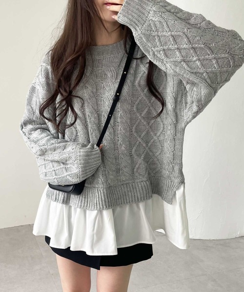 GeeRA(ジーラ)の「レイヤード風ケーブルニットトップス(ニット/セーター・レディース・モカ/ライトグレー・MEDIUM/LARGE/X-LARGE)」の1枚目の写真
