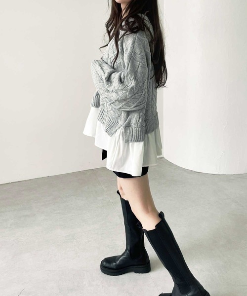 GeeRA(ジーラ)の「レイヤード風ケーブルニットトップス(ニット/セーター・レディース・モカ/ライトグレー・MEDIUM/LARGE/X-LARGE)」の6枚目の写真