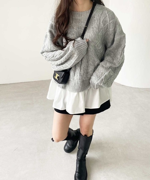 GeeRA(ジーラ)の「レイヤード風ケーブルニットトップス(ニット/セーター・レディース・モカ/ライトグレー・MEDIUM/LARGE/X-LARGE)」の3枚目の写真
