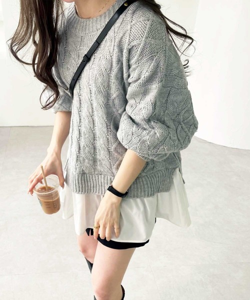 GeeRA(ジーラ)の「レイヤード風ケーブルニットトップス(ニット/セーター・レディース・モカ/ライトグレー・MEDIUM/LARGE/X-LARGE)」の8枚目の写真