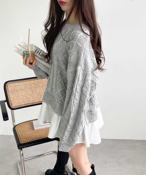 GeeRA(ジーラ)の「レイヤード風ケーブルニットトップス(ニット/セーター・レディース・モカ/ライトグレー・MEDIUM/LARGE/X-LARGE)」の9枚目の写真