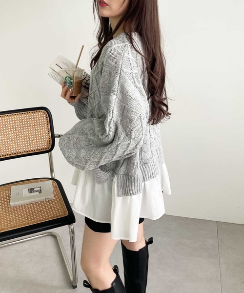 GeeRA(ジーラ)の「レイヤード風ケーブルニットトップス(ニット/セーター・レディース・モカ/ライトグレー・MEDIUM/LARGE/X-LARGE)」の10枚目の写真
