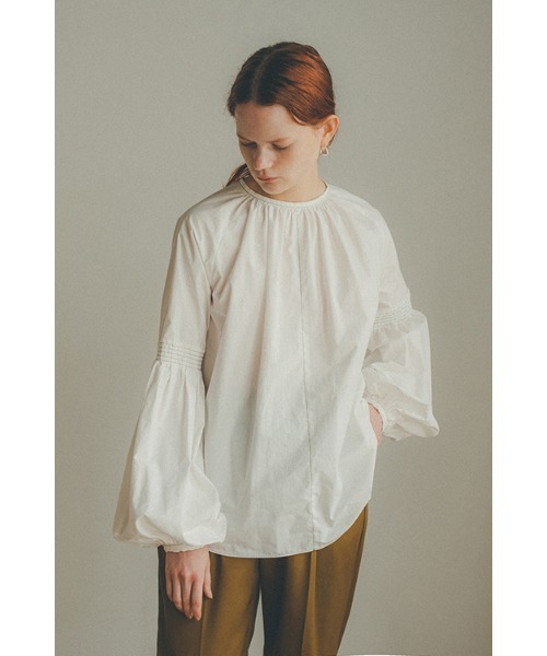 CLANE◆長袖ブラウス/1/コットン/WHT/無地/11122-4192// CLANE（クラネ）の「CLANE/クラネ/SHIRRING PUFF SLEEVE TOPS
