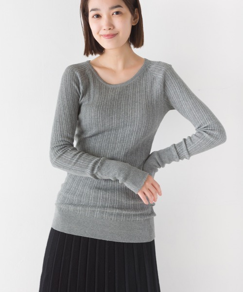 OMNES(オムネス)の「ランダムテレコニット クルーネック(ニット/セーター・レディース・ホワイト/チャコール/グレイッシュベージュ/グレー/ブラック/ブラック系その他/グリーン系その他/ホワイト系その他/オートミール/グレー系その他・FREE)」の5枚目の写真