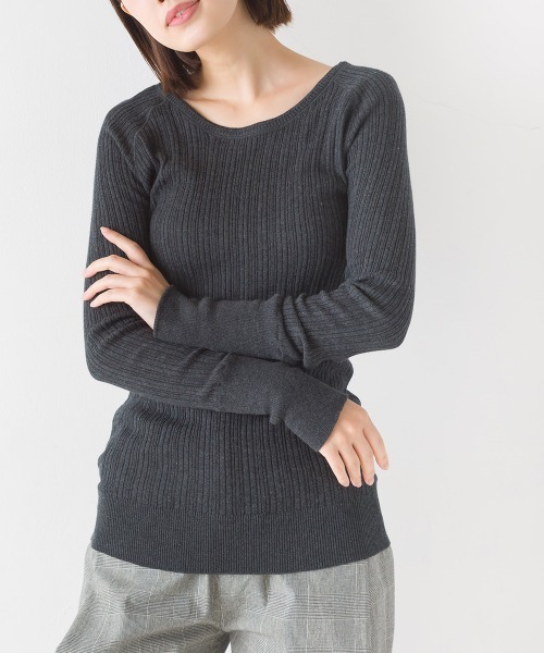 OMNES(オムネス)の「ランダムテレコニット クルーネック(ニット/セーター・レディース・ホワイト/チャコール/グレイッシュベージュ/グレー/ブラック/ブラック系その他/グリーン系その他/ホワイト系その他/オートミール/グレー系その他・FREE)」の7枚目の写真