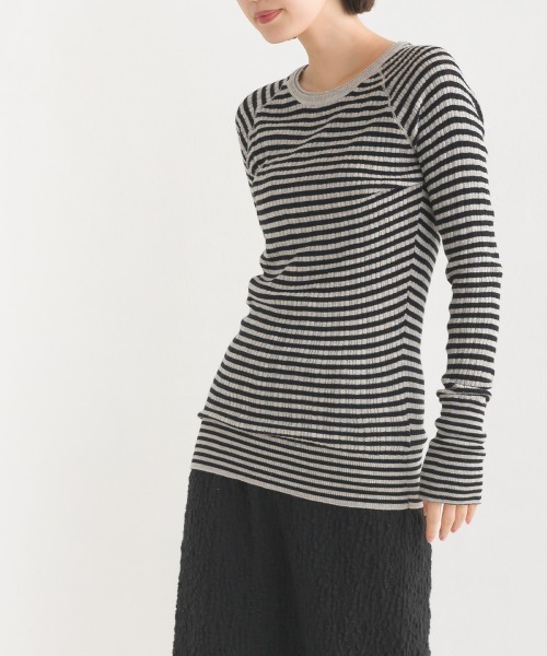 OMNES(オムネス)の「ランダムテレコニット クルーネック(ニット/セーター・レディース・ホワイト/チャコール/グレイッシュベージュ/グレー/ブラック/ブラック系その他/グリーン系その他/ホワイト系その他/オートミール/グレー系その他・FREE)」の22枚目の写真