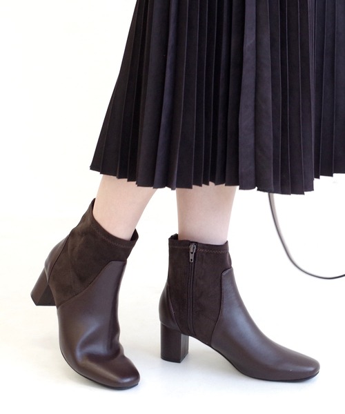 AmiAmi(アミアミ)の「異素材切り替えスクエアトゥストレッチショートブーツ(ブーツ・レディース・ブラック/ダークブラウン/グレイッシュベージュ/アイボリー・LL/S/M/L)」の4枚目の写真