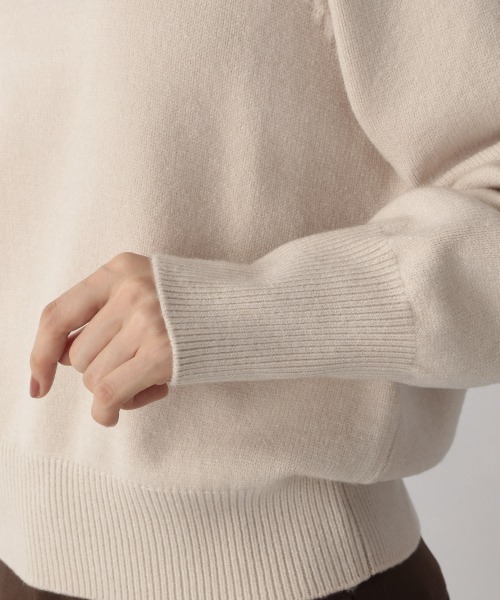 LOWRYS FARM（ローリーズファーム）の「スクエアパワショルニット　235294（ニット/セーター・レディース・アイボリー/ブラック/グリーン・FREE）」の4枚目の写真