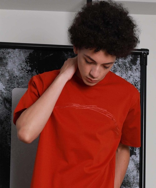 A DEGREE FAHRENHEIT（エーディグリーファーレンハイ）の「【ユニセックスアイテム】2LUX/adf刺繍 オーバーサイズT（Tシャツ/カットソー・メンズ・ホワイト/ブラック/オレンジ・SMALL/MEDIUM/LARGE/FREE）」の14枚目の写真