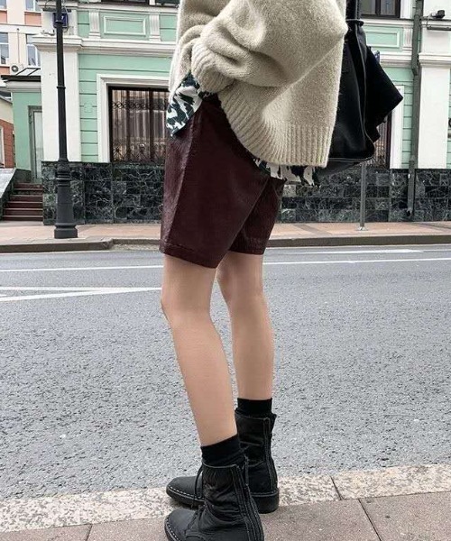 MANGROVE(マングローブ)の「フェイクレザータックハーフパンツ(その他パンツ・レディース・ブラック/ブラウン/バーガンディー・MEDIUM/LARGE)」の16枚目の写真