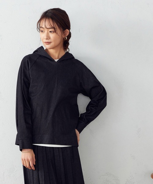 COMME CA ISM(コムサイズム)の「【一部店舗限定】ゆったりパーカー(パーカー・レディース・ブラック/ネイビー・MEDIUM/LARGE)」の1枚目の写真