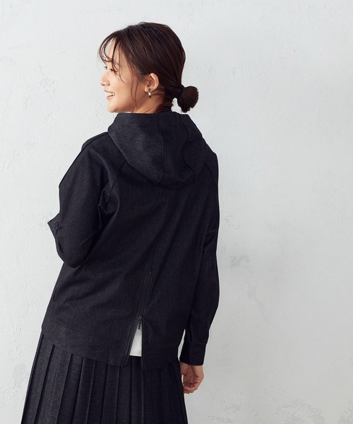 COMME CA ISM(コムサイズム)の「【一部店舗限定】ゆったりパーカー(パーカー・レディース・ブラック/ネイビー・MEDIUM/LARGE)」の4枚目の写真