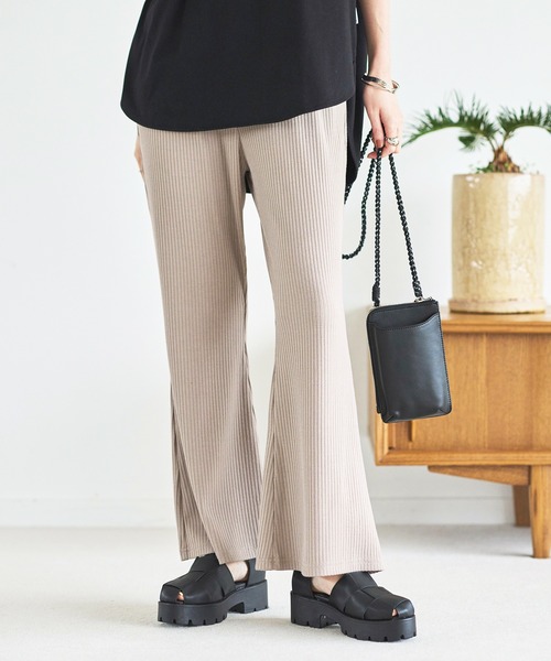 GeeRA(ジーラ)の「リブカットソーフレアーパンツ(その他パンツ・レディース・ブラック/サンドグレー・MEDIUM/LARGE/X-LARGE)」の2枚目の写真