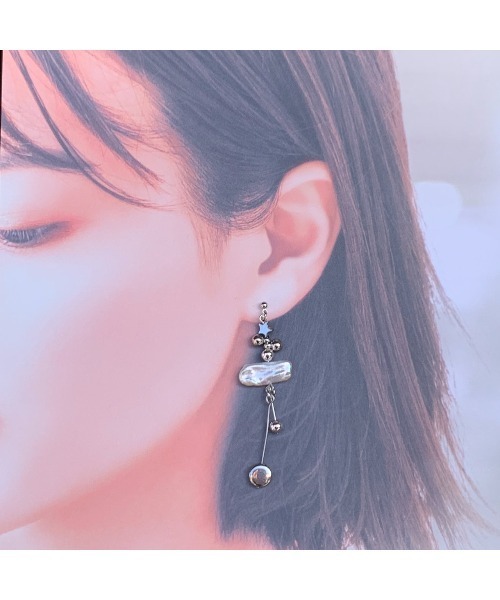 tone(トーン)の「【-lensa-】バロックパールのアシメピアス(MA)(ピアス(両耳用)・レディース・シルバー・FREE)」の3枚目の写真