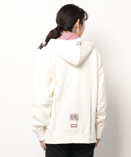 KARL HELMUT（カールヘルム）の「リバースフルーツパーラー刺繍  