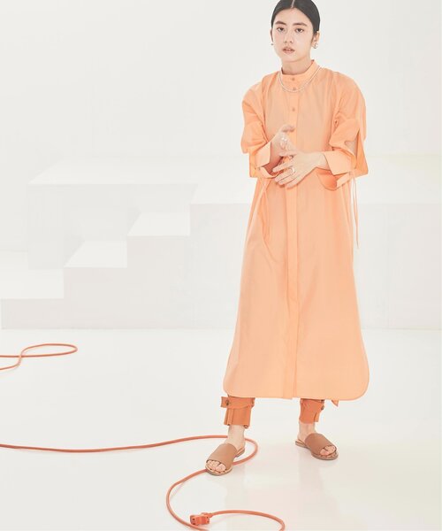RAY CASSIN（レイカズン）の「スリットシャツワンピース（シャツワンピース・レディース・オレンジ/オフホワイト・FREE）」の5枚目の写真