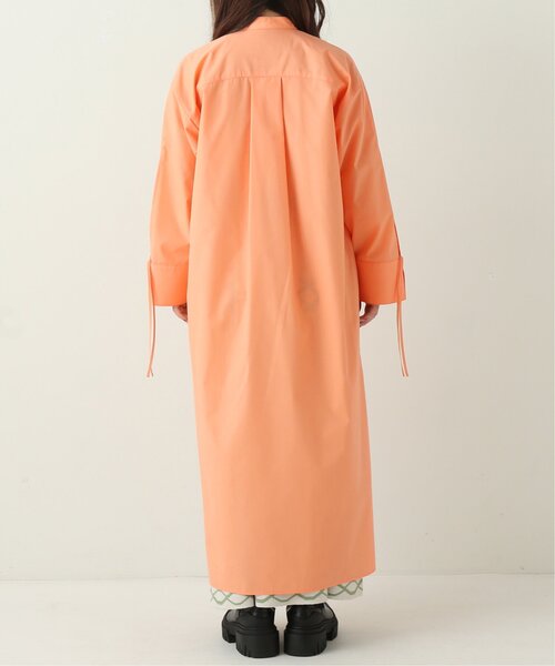 RAY CASSIN（レイカズン）の「スリットシャツワンピース（シャツワンピース・レディース・オレンジ/オフホワイト・FREE）」の3枚目の写真