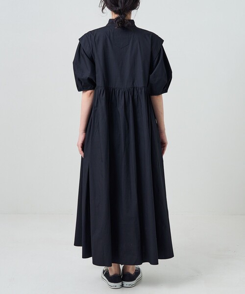 FREAK'S STORE(フリークスストア)の「サマーバルーンスリーブマキシワンピース(シャツワンピース・レディース・ブラック/オフホワイト/サックスブルー・フリ-)」の8枚目の写真