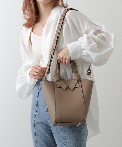 COLONY 2139(コロニートゥーワンスリーナイン)の「編み込みショルダートートバッグ(トートバッグ・レディース・アイボリー/グレイッシュベージュ・FREE)」の8枚目の写真