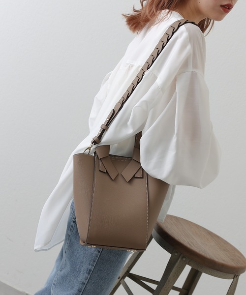 COLONY 2139(コロニートゥーワンスリーナイン)の「編み込みショルダートートバッグ(トートバッグ・レディース・アイボリー/グレイッシュベージュ・FREE)」の7枚目の写真