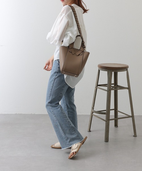 COLONY 2139(コロニートゥーワンスリーナイン)の「編み込みショルダートートバッグ(トートバッグ・レディース・アイボリー/グレイッシュベージュ・FREE)」の6枚目の写真