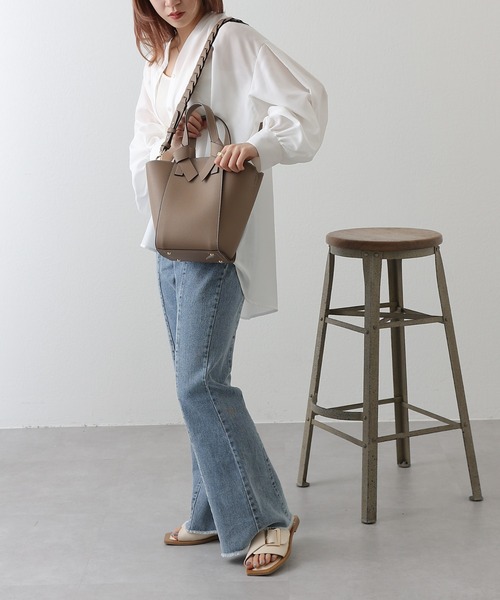 COLONY 2139(コロニートゥーワンスリーナイン)の「編み込みショルダートートバッグ(トートバッグ・レディース・アイボリー/グレイッシュベージュ・FREE)」の5枚目の写真