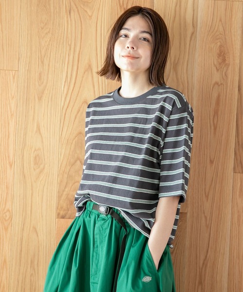 niko and...(ニコアンド)の「COLORマイスターTシャツ(Tシャツ/カットソー・レディース・オフホワイト/ブルー/オレンジ/ブラック/ライトグレー/チャコール/アイボリー/グリーン/スカイブルー/ピンク/セージグリーン/イエロー・MEDIUM/LARGE)」の5枚目の写真