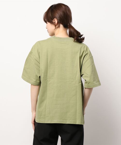 Right-on（ライトオン）の「オーバーンＵ半袖Ｔシャツ（Tシャツ/カットソー・レディース・ホワイト/グリーン・M/L）」の4枚目の写真