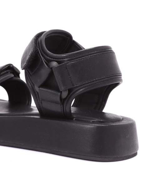 FREE'S MART（フリーズマート）の「セットインベルクロサンダル（サンダル・レディース・ブラック/ホワイト・SMALL/MEDIUM）」の12枚目の写真