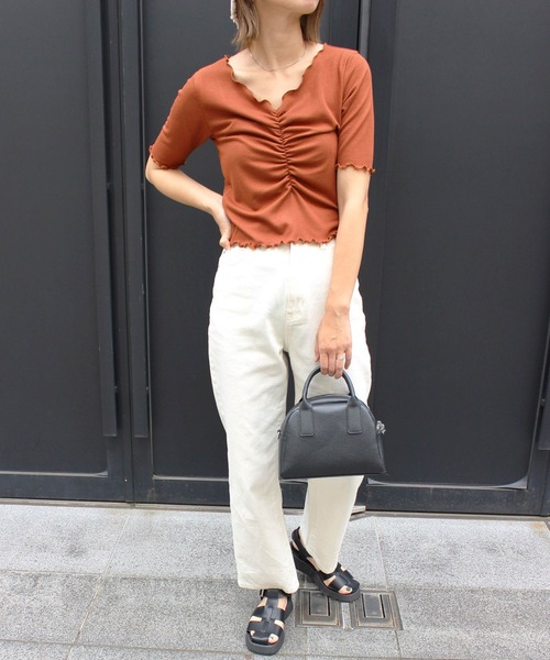 MLI'A(エムリア)の「フロントギャザー半袖トップス(Tシャツ/カットソー・レディース・ブラウン/サックスブルー/オレンジ/ホワイト×ブラック/ブラック×ホワイト・M)」の19枚目の写真
