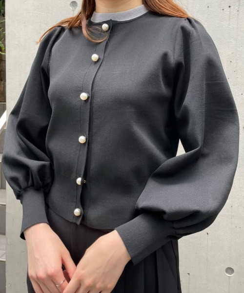 LOULOU WILLOUGHBY(ルルウィルビー)の「【LOULOU WILLOUGHBY】パールボタンパフィブルゾン(ノーカラージャケット・レディース・ブラック/オフホワイト・2)」の15枚目の写真