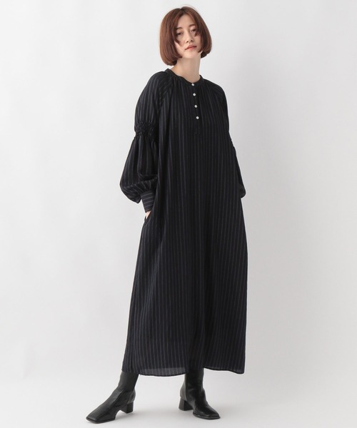 A part by（アパートバイ）の「ストライプシャーリングワンピース  124634（シャツワンピース・レディース・ベージュ/ネイビー・FREE）」の2枚目の写真