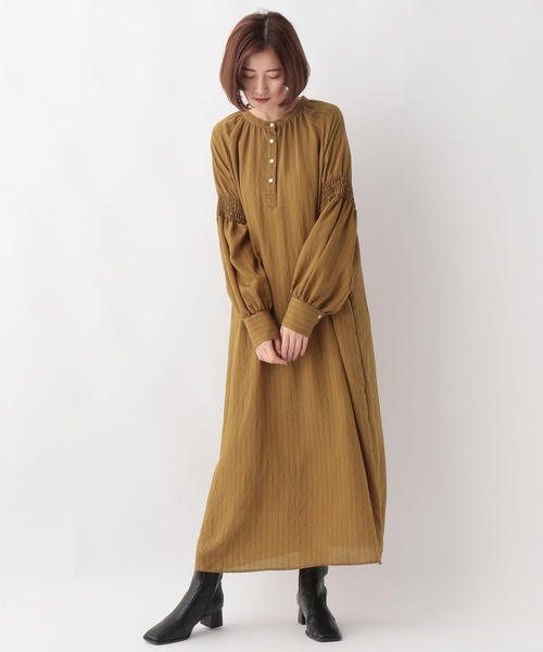 A part by（アパートバイ）の「ストライプシャーリングワンピース  124634（シャツワンピース・レディース・ベージュ/ネイビー・FREE）」の4枚目の写真