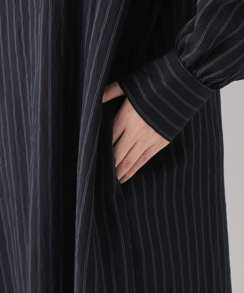 A part by（アパートバイ）の「ストライプシャーリングワンピース  124634（シャツワンピース・レディース・ベージュ/ネイビー・FREE）」の15枚目の写真