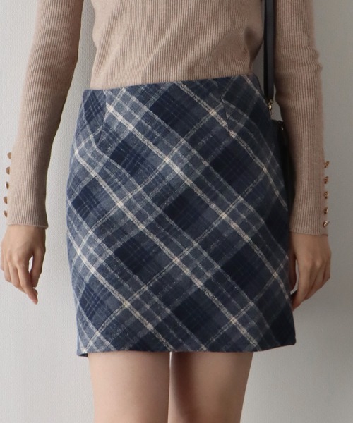 BLUEEAST（ブルーイースト）の「チェック台形ミニスカート（スカート・レディース・ブラック/ベージュ・MEDIUM）」の3枚目の写真