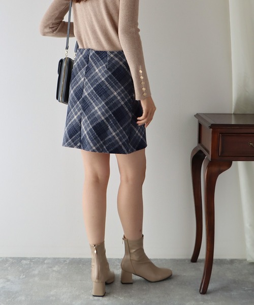 BLUEEAST（ブルーイースト）の「チェック台形ミニスカート（スカート・レディース・ブラック/ベージュ・MEDIUM）」の10枚目の写真
