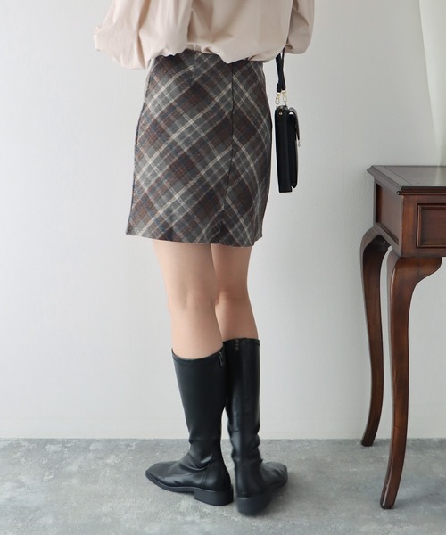 BLUEEAST（ブルーイースト）の「チェック台形ミニスカート（スカート・レディース・ブラック/ベージュ・MEDIUM）」の14枚目の写真