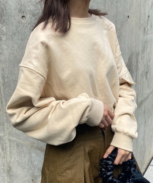 Lui's（ルイス）の「ミリタリーデザイン裏毛プルオーバー（スウェット・レディース・ブラック/ベージュ/カーキ・FREE）」の2枚目の写真