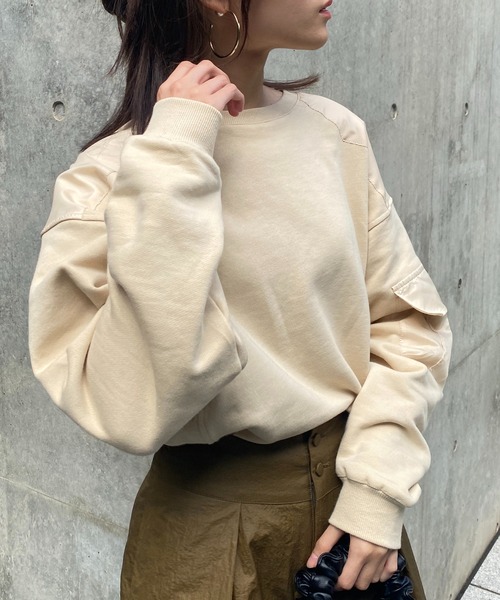 Lui's（ルイス）の「ミリタリーデザイン裏毛プルオーバー（スウェット・レディース・ブラック/ベージュ/カーキ・FREE）」の5枚目の写真