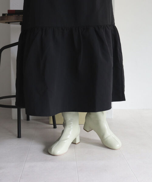 fredy emue（フレディエミュ）の「ストレッチヒールショートブーツ（ブーツ・レディース・ブラック/ライトグリーン/アイボリー・S/M/L）」の11枚目の写真