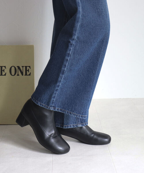 fredy emue（フレディエミュ）の「ストレッチヒールショートブーツ（ブーツ・レディース・ブラック/ライトグリーン/アイボリー・S/M/L）」の14枚目の写真