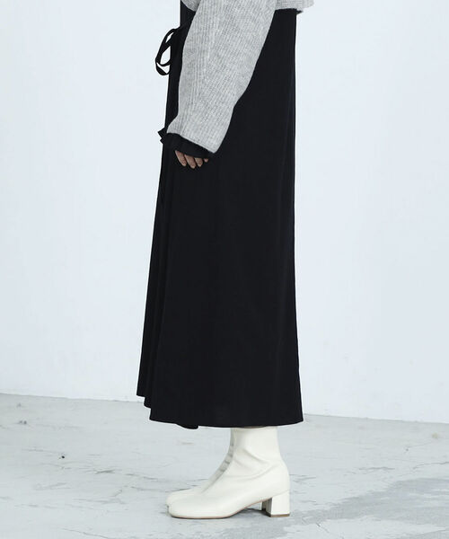 fredy emue（フレディエミュ）の「ストレッチヒールショートブーツ（ブーツ・レディース・ブラック/ライトグリーン/アイボリー・S/M/L）」の20枚目の写真