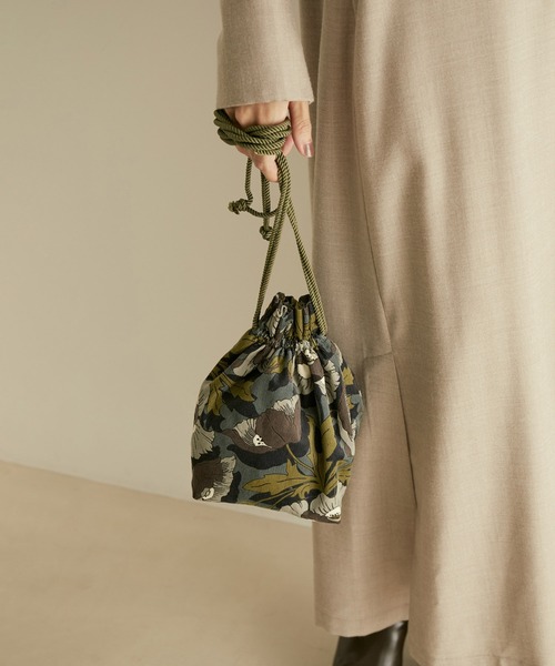 SALON adam et rope'(サロン アダム エ ロペ)の「リバティプリントポシェット(ハンドバッグ・レディース・カーキ/レッド系その他5・FREE)」の3枚目の写真