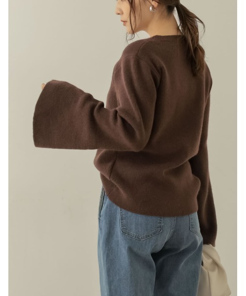 Re:EDIT（リエディ）の「[金子麻貴さん着用][WINTER COLLECTION]アルパカタッチクルーネックフレアスリーブ起毛ニットトップス（ニット/セーター・レディース・ブラック/アイボリー/ブルー/ブラック系その他/ブラウン/ピンク/イエロー・FREE）」の15枚目の写真